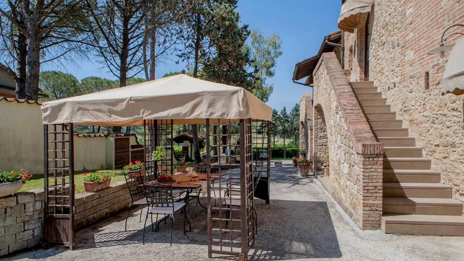 Azienda Agricola E Agriturismo Vallorsi Terricciola Italien